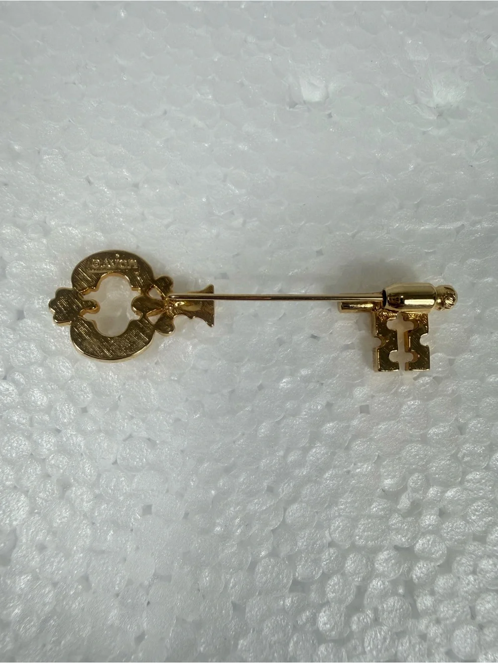 Vintage Skeleton Key Brooch Pin Gold Tone Stickpin 1978 Avon